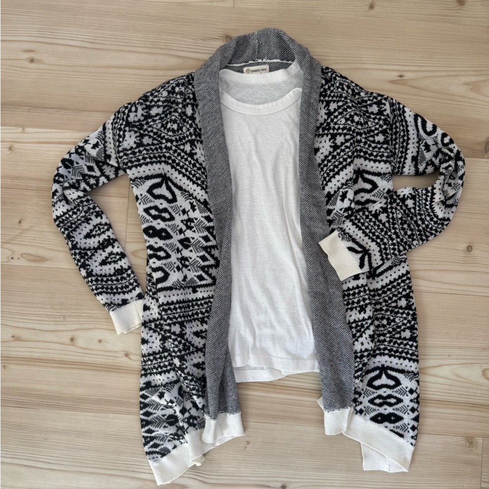 Tucker + Tate girls size 10/12 Boho black and white print cardigan sweater.